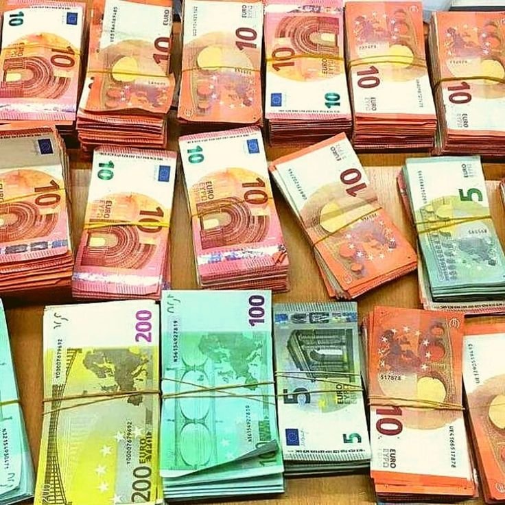 Buy fake money online - realistic Euro prop money.