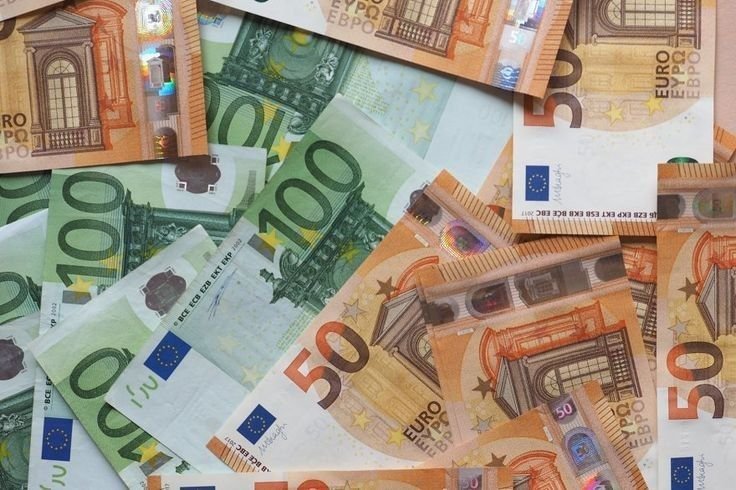 Buy counterfeit Euro bills online for props.