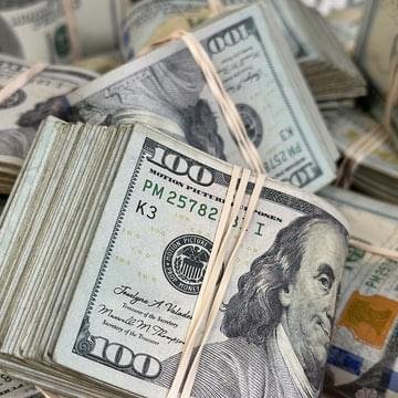 Purchase premium fake $100 stacks online from Prop Money & Fake Docs